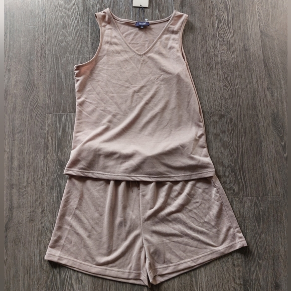 NYDJ nude tan lounge set or PJ set. Shorts + sleeveless top. S/M New - Picture 5 of 7